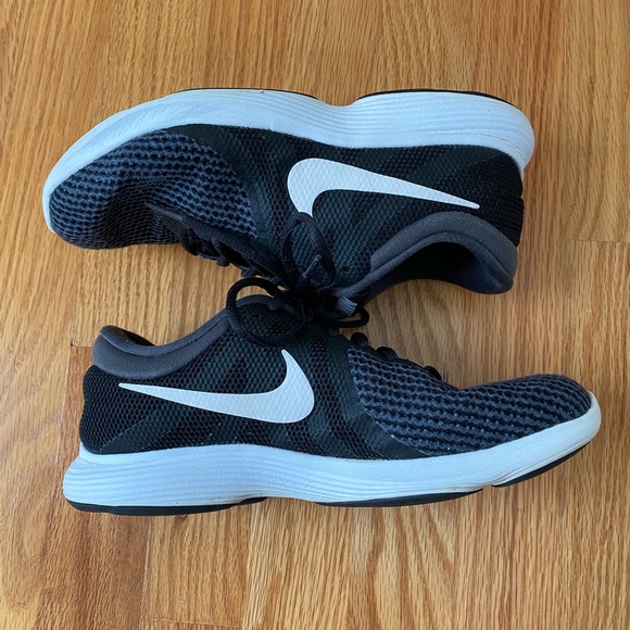 size 7 wide womens shoes